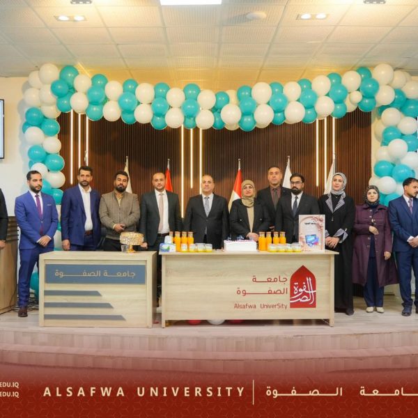 جانب من حفل الملتقى الاول لطلبة جامعة الصفوة الجدد كلية الإدارة والاقتصاد قسم ادارة الأعمال(المرحلة الأولى).